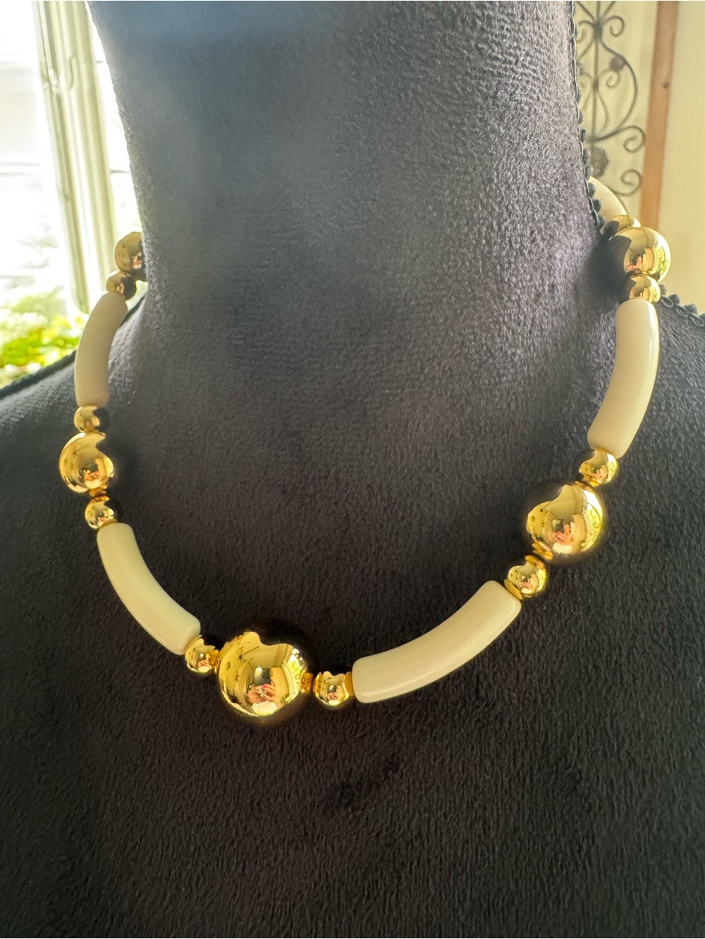 VTG Gold and Cream Tube Bead Statement Necklace - Picture 2 of 6